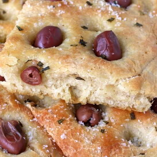 Рецепт фокаччи с маслинами и розмарином