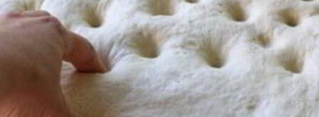 фокачча с маслинами и розмарином. Шаг 11