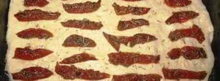 фокачча с вялеными помидорами. Шаг 4