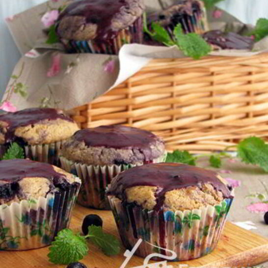 Рецепт маффинов из гречневой муки с черничной глазурью