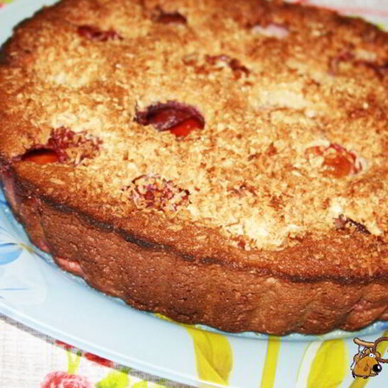 Рецепт манника с халвой и сливами