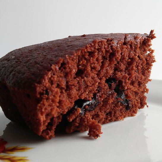 Рецепт постного шоколадного манника с черносливом