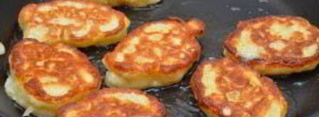 дрожжевые оладьи на молоке. Шаг 9