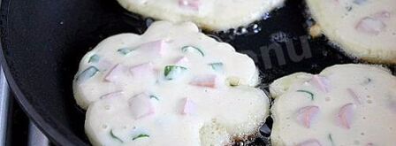 оладьи с сосисками и зеленым луком. Шаг 5