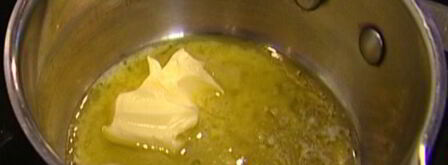 шоколадные оладушки со взбитыми сливками. Шаг 3