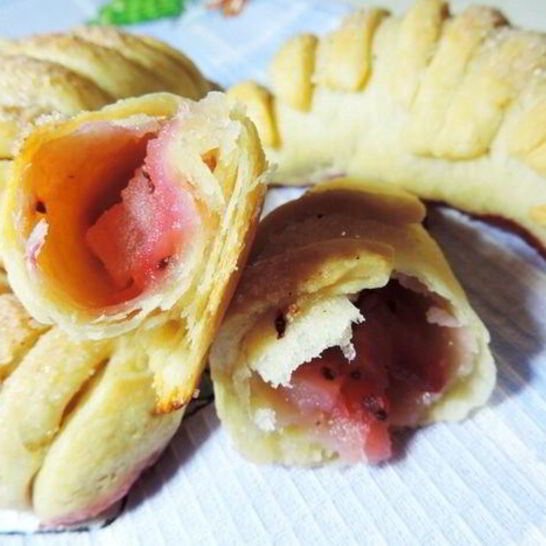 Рецепт ложного слоеного теста и рогалики с яблоками из него