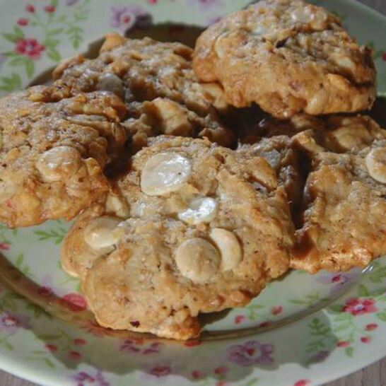 Рецепт орехового печенья с белым шоколадом и кокосом