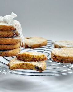 Печенье без яиц с шоколадом, ирисками и апельсиновой цедрой