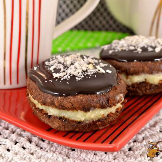 Рецепт шоколадного печенья с кокосовым кремом