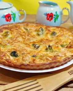 Киш с лососем и брокколи