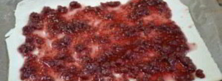 пирог с малиной из слоеного теста. Шаг 3