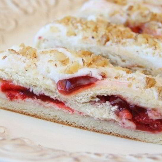 Рецепт пирога с вишней из дрожжевого теста