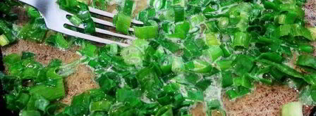 пирог с зеленым луком и яйцами на сметанном тесте. Шаг 8