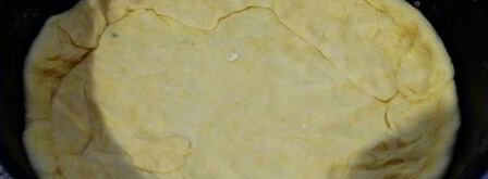 пирог с зеленым луком и яйцами на сметанном тесте. Шаг 10