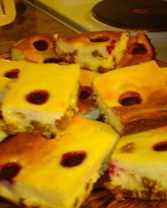 Творожный пирог с малиной