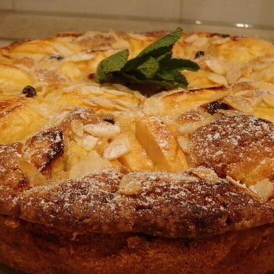 Рецепт яблочного пирога с изюмом по-немецки