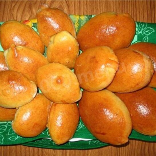 Рецепт дрожжевых пирожков с творогом в духовке