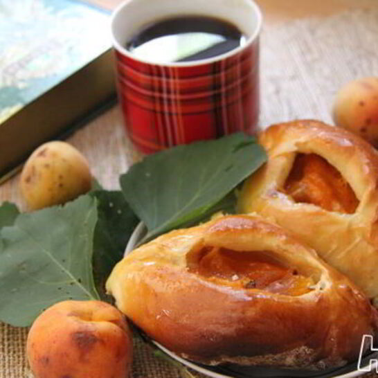 Рецепт открытых пирожков с абрикосами