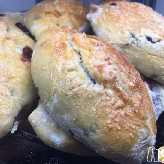 Рецепт пирожков на простокваше с лесными ягодами