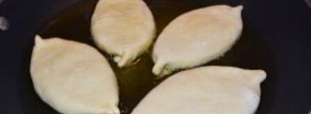 пирожки с картошкой, жаренные на сковороде. Шаг 11