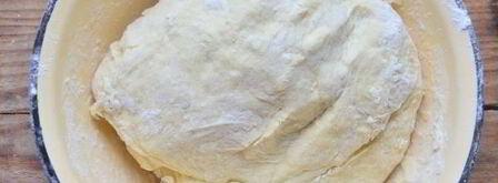 пирожки с луком и яйцом на кефире. Шаг 9