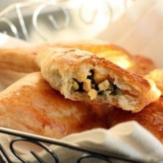 Рецепт пирожков с яйцом и зеленым луком