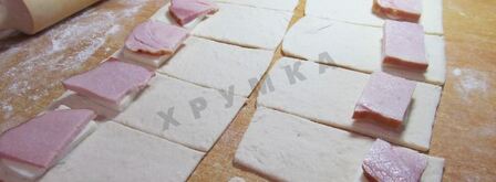 пирожки слоеные конвертики с сыром и ветчиной. Шаг 7