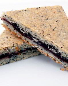 Песочные пирожные с маком и фруктовой прослойкой