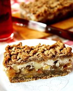 Пирожное из овсянки с яблоком и йогуртом