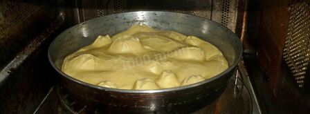 пицца на жидком тесте со свининой, помидорами и перцем. Шаг 12