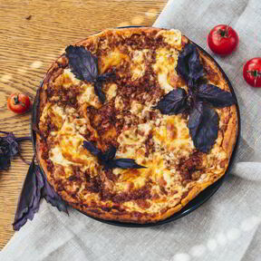 Пицца с помидорами