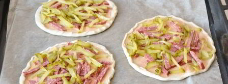 пицца с солеными огурцами. Шаг 14