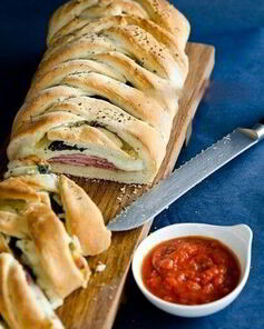 Стромболи — пицца в рулете