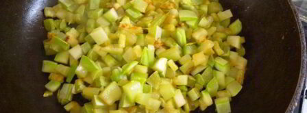 сытная пицца с яично-сметанной заливкой. Шаг 7