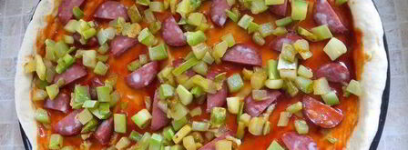 сытная пицца с яично-сметанной заливкой. Шаг 8