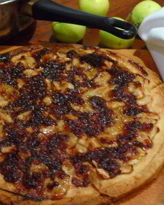 Яблочная пицца