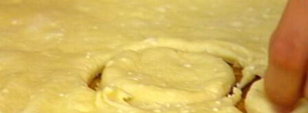 творожные пончики с изюмом. Шаг 5