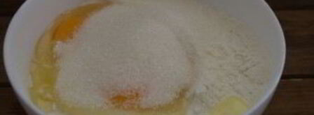 коврижка с вареньем на кефире. Шаг 4