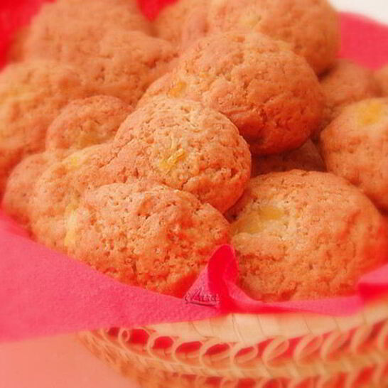 Рецепт пряничков с ананасом и орехами