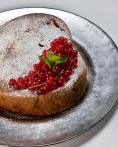 Шарлотка на минеральной воде