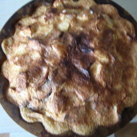 Рецепт шарлотки с безе