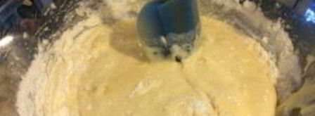 шарлотка с корицей и яблоками. Шаг 3