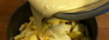 шарлотка с корицей и яблоками. Шаг 5