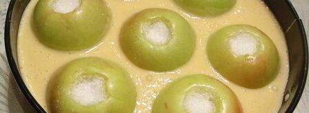 шарлотка с цельными яблочками. Шаг 4