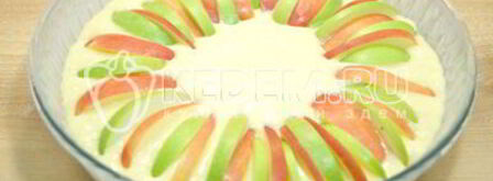 шарлотка с творогом и яблоками. Шаг 12