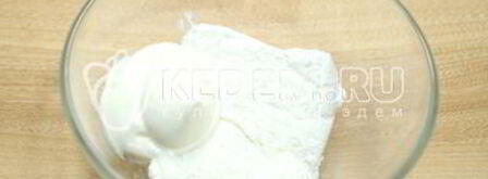 шарлотка с творогом и яблоками. Шаг 4