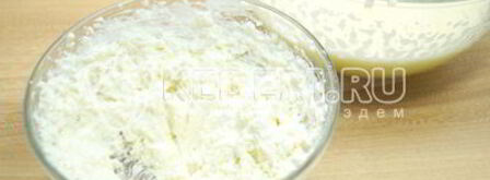 шарлотка с творогом и яблоками. Шаг 5