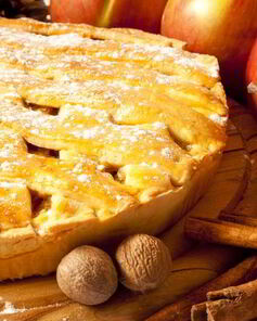 Шарлотка с яблочным пюре