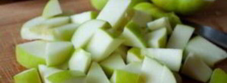 шарлотка с яблоками и ревенем. Шаг 3