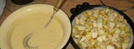 шарлотка со сметаной и яблоками. Шаг 7